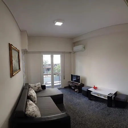 Zwei-zimmer-appartement Loutraki, 80m Fussweg Zum Strand Und Promenade